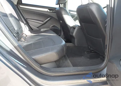 2015 Volkswagen Passat 1.8T Limited Edition из США, поврежденный, VIN 1VWAT7A39FC103015